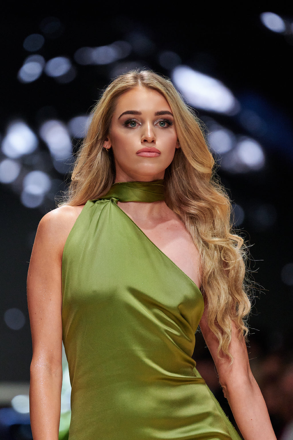 OLIVOVÉ SATÉNOVÉ ŠATY